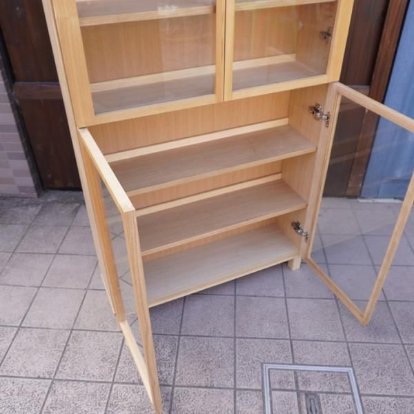 人気の無印良品のタモ材 ガラス扉/スリム 木製収納です