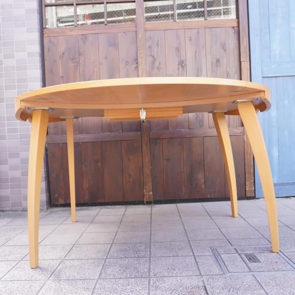 イタリアのCalligaris(カリガリス)社のビーチ材伸長式ダイニング イタリアのCalligaris(カリガリス)社のビーチ材伸長式ダイニング