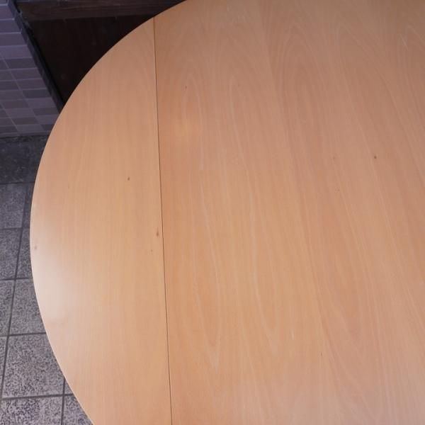 イタリアのCalligaris(カリガリス)社のビーチ材伸長式ダイニング イタリアのCalligaris(カリガリス)社のビーチ材伸長式ダイニング