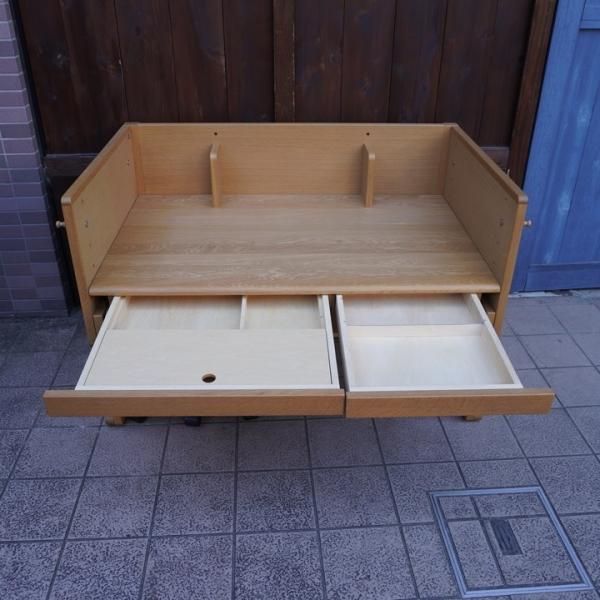 karimoku(カリモク)とBenesse(ベネッセ)のコラボ商品 karimoku(カリモク)とBenesse(ベネッセ)のコラボ商品