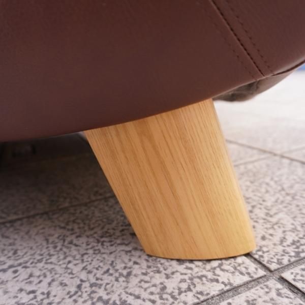 人気のkarimoku(カリモク家具)より本革を使用したZT8303 3人掛け 人気のkarimoku(カリモク家具)より本革を使用したZT8303 3人掛け