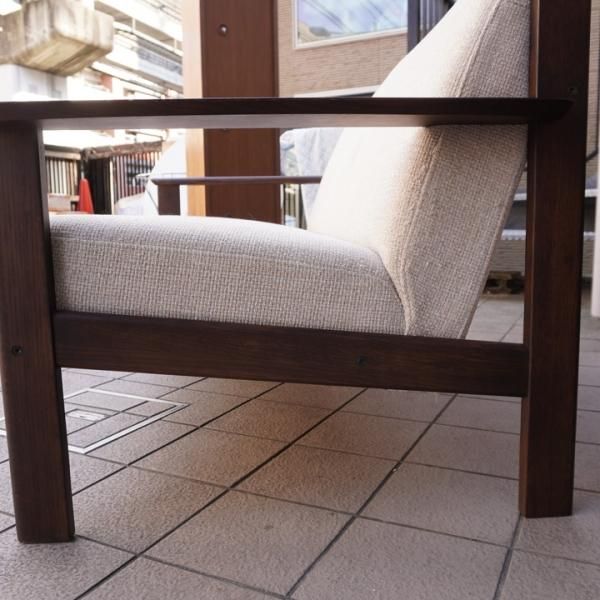 人気のkarimoku(カリモク家具)よりChitano(チターノ)の2人掛け 人気のkarimoku(カリモク家具)よりChitano(チターノ)の2人掛け