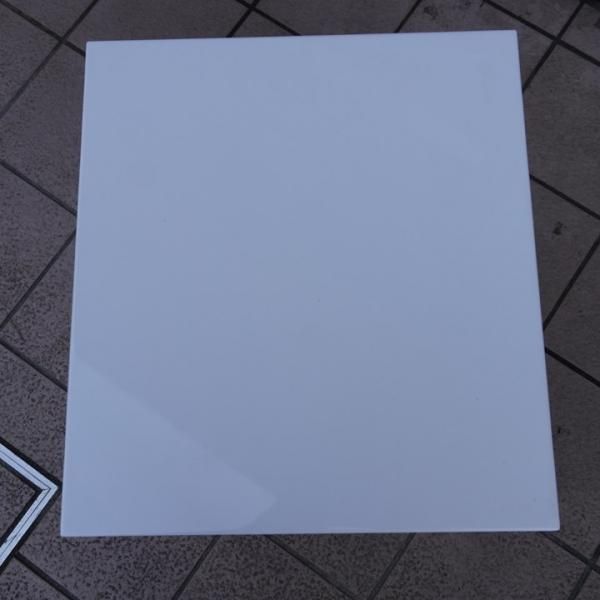 IDC OTSUKA(大塚家具)より DM-GF007 ナイトテーブル/ホワイト IDC OTSUKA(大塚家具)より DM-GF007 ナイトテーブル/ホワイト