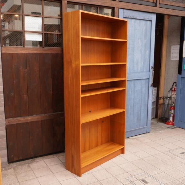 デンマークより入荷した、チーク材を使用したブックシェルフです デンマークより入荷した、チーク材を使用したブックシェルフです