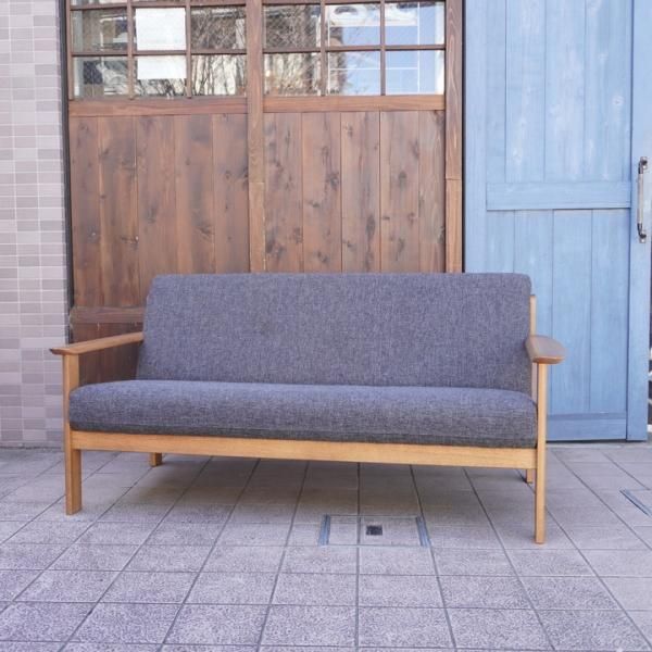 人気のkarimoku(カリモク家具)よりChitano(チターノ)の2.5人掛け 人気のkarimoku(カリモク家具)よりChitano(チターノ)の2.5人掛け