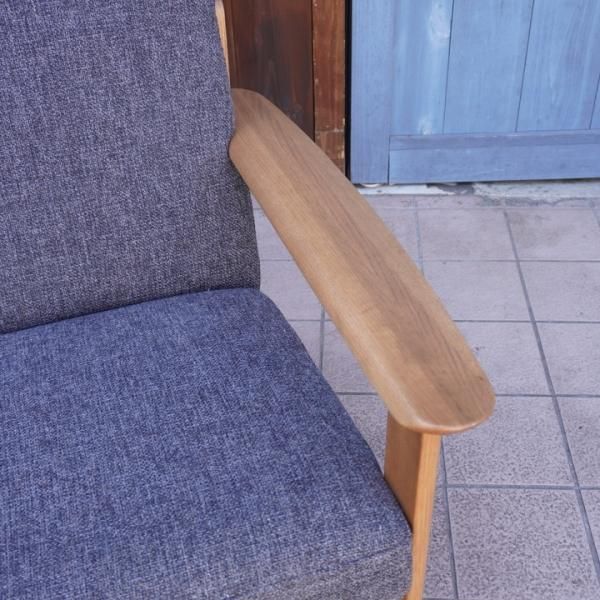 人気のkarimoku(カリモク家具)よりChitano(チターノ)の2.5人掛け 人気のkarimoku(カリモク家具)よりChitano(チターノ)の2.5人掛け
