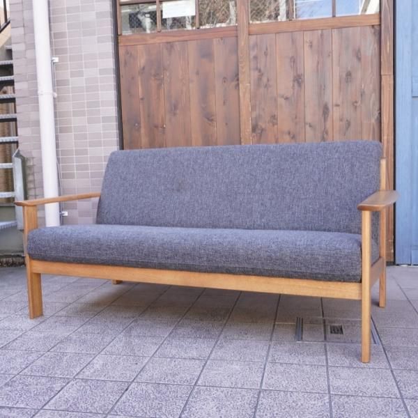 人気のkarimoku(カリモク家具)よりChitano(チターノ)の2.5人掛け 人気のkarimoku(カリモク家具)よりChitano(チターノ)の2.5人掛け