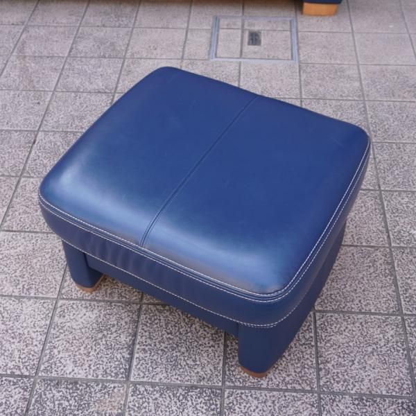 人気のkarimoku(カリモク家具)よりZT73 本革 オットマンです!白 人気のkarimoku(カリモク家具)よりZT73 本革 オットマンです!白