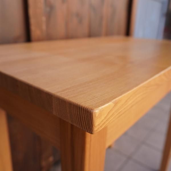 稀少なタモ材を使用した無印良品(MUJI)のパーソナルデスク 稀少なタモ材を使用した無印良品(MUJI)のパーソナルデスク