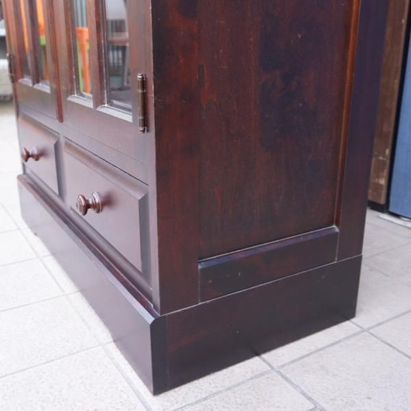 北海道民芸家具(HOKUMIN)のカバ無垢材を使用した、本棚です