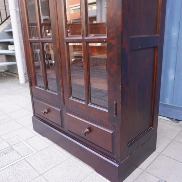 北海道民芸家具(HOKUMIN)のカバ無垢材を使用した、本棚です