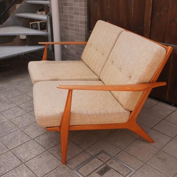 ACME Furniture(アクメファニチャー)のDELMAR(デルマー)ソファ