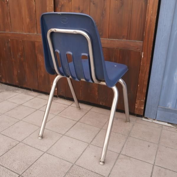 アメリカVIRCO(ヴァルコ)社の9000 CHAIR ネイビーです。機能的で アメリカVIRCO(ヴァルコ)社の9000 CHAIR ネイビーです。機能的で