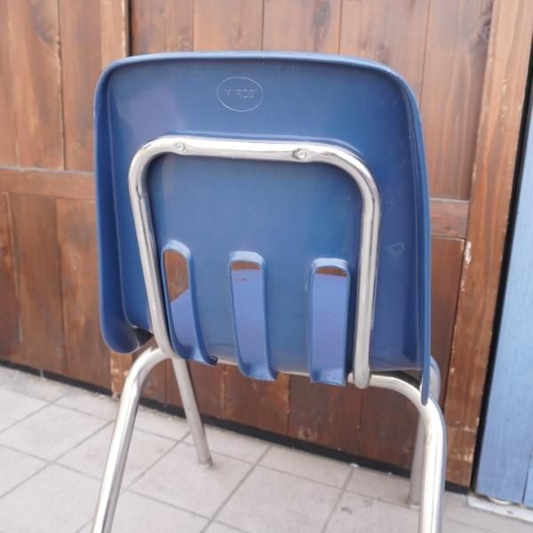 アメリカVIRCO(ヴァルコ)社の9000 CHAIR ネイビーです。機能的で アメリカVIRCO(ヴァルコ)社の9000 CHAIR ネイビーです。機能的で