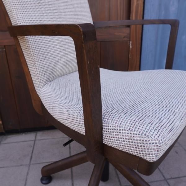 karimoku(カリモク家具)のオーク材を使用したダイニングチェアー karimoku(カリモク家具)のオーク材を使用したダイニングチェアー