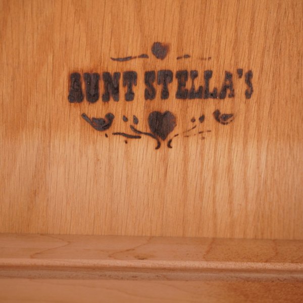 AUNT STELLA'S(アントステラ)のオーク材 エクステンションダイニングテーブルです。ラウンド型からオーバル型になる伸長式テーブル。カントリースタイルやカフェ風のインテリアにオススメです。  - kokoelma -ココエルマ- 雑貨・中古家具・北欧家具・アンティーク家具の ...