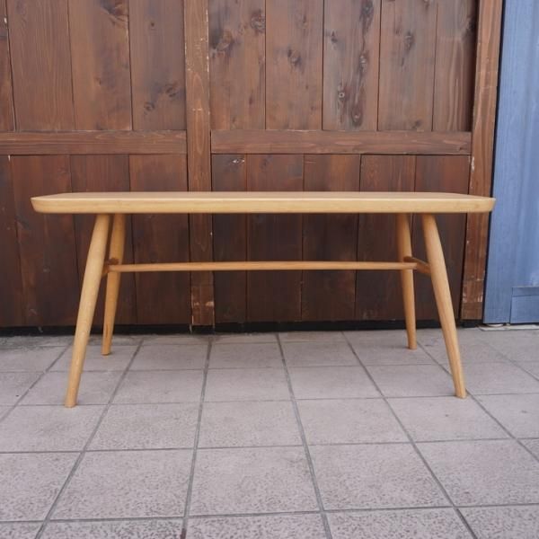 無印良品(MUJI) オーク無垢材ベンチ・丸脚です。無垢ならではの質感が