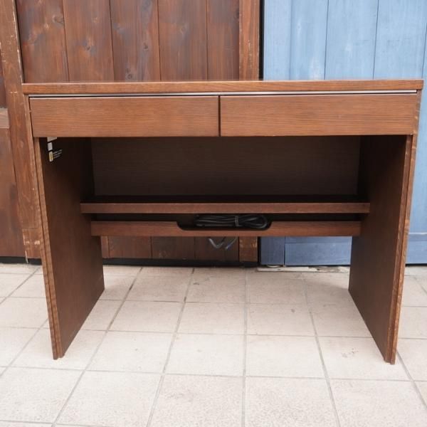 karimoku(カリモク家具)のパーソナルデスク/ST3120です。スッキリと 