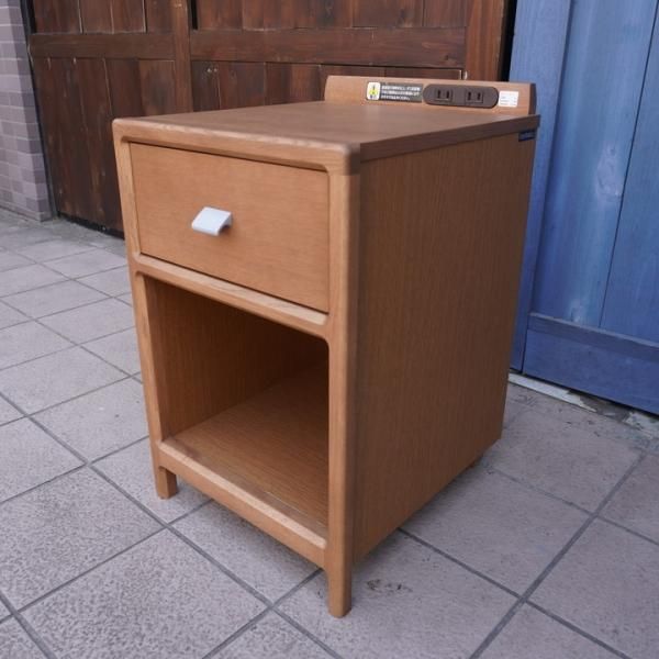 karimoku(カリモク家具)のオーク材を使用したAU8450 ナイト
