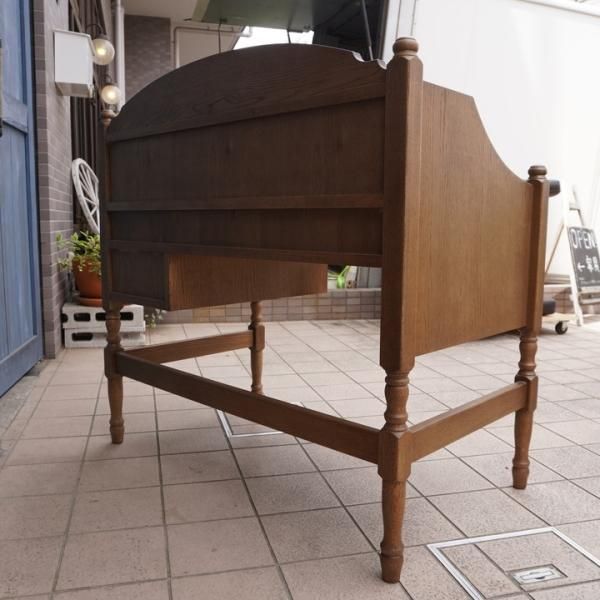 葉山ガーデン取扱いの北海道旭川家具メーカー勇峰工芸のナラ材を 葉山ガーデン取扱いの北海道旭川家具メーカー勇峰工芸のナラ材を