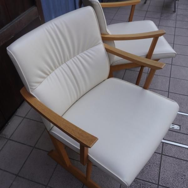 IDC 大塚家具にて取り扱われていた HIDA(飛騨産業) KAYA IDC 大塚家具にて取り扱われていた HIDA(飛騨産業) KAYA