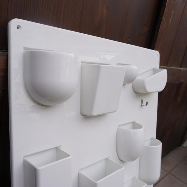 Vitra(ヴィトラ)社のUten.SiloⅡ(ウーテンシロ2)ホワイトです Vitra(ヴィトラ)社のUten.SiloⅡ(ウーテンシロ2)ホワイトです