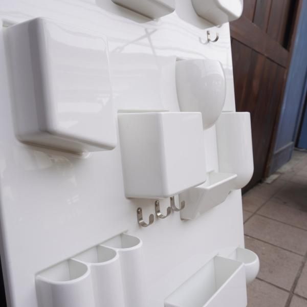 Vitra(ヴィトラ)社のUten.SiloⅡ(ウーテンシロ2)ホワイトです Vitra(ヴィトラ)社のUten.SiloⅡ(ウーテンシロ2)ホワイトです