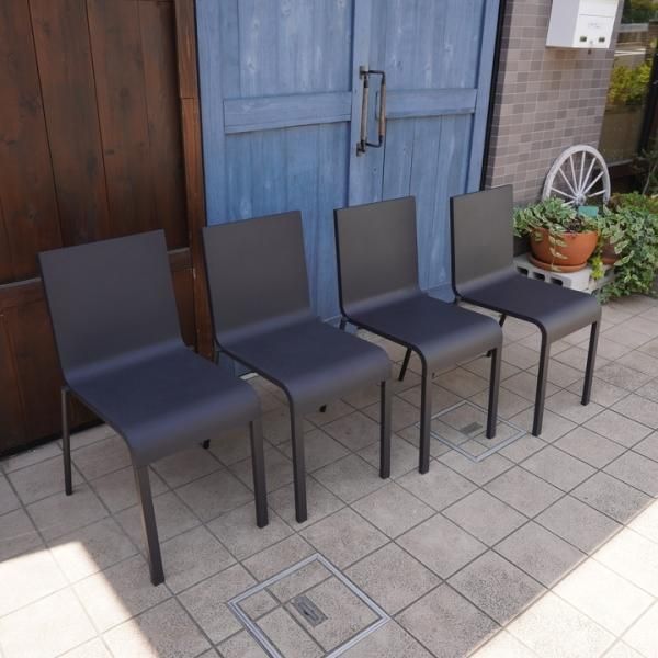 Vitra(ヴィトラ)社の.03(ゼロスリー) 2脚セットです Vitra(ヴィトラ)社の.03(ゼロスリー) 2脚セットです