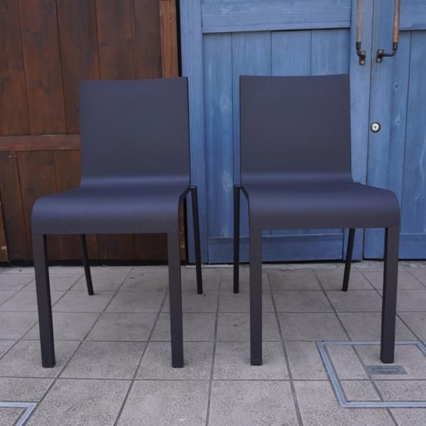 Vitra(ヴィトラ)社の.03(ゼロスリー) 2脚セットです Vitra(ヴィトラ)社の.03(ゼロスリー) 2脚セットです