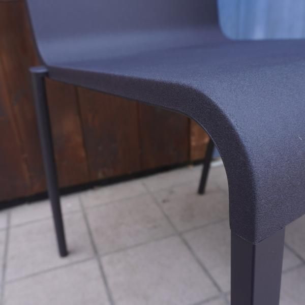 Vitra(ヴィトラ)社の.03(ゼロスリー) 2脚セットです Vitra(ヴィトラ)社の.03(ゼロスリー) 2脚セットです