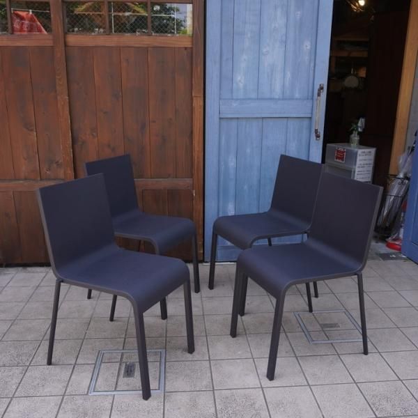 Vitra(ヴィトラ)社の.03(ゼロスリー) 2脚セットです Vitra(ヴィトラ)社の.03(ゼロスリー) 2脚セットです