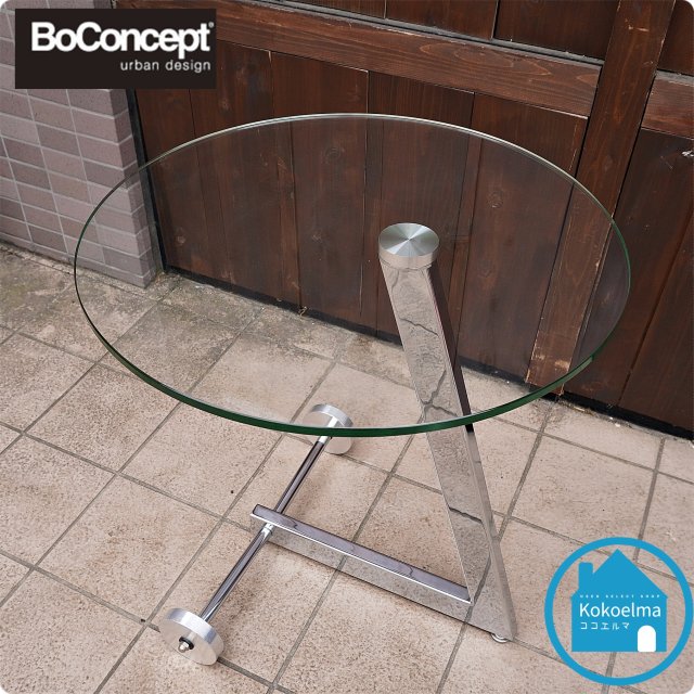 BoConcept(ܡ󥻥ץ)OCCA꡼mob chrome 饹ɥơ֥Ǥ줿ǥ󤬥ʰݤФƤޤ͡ʥӤ˥Ǥ