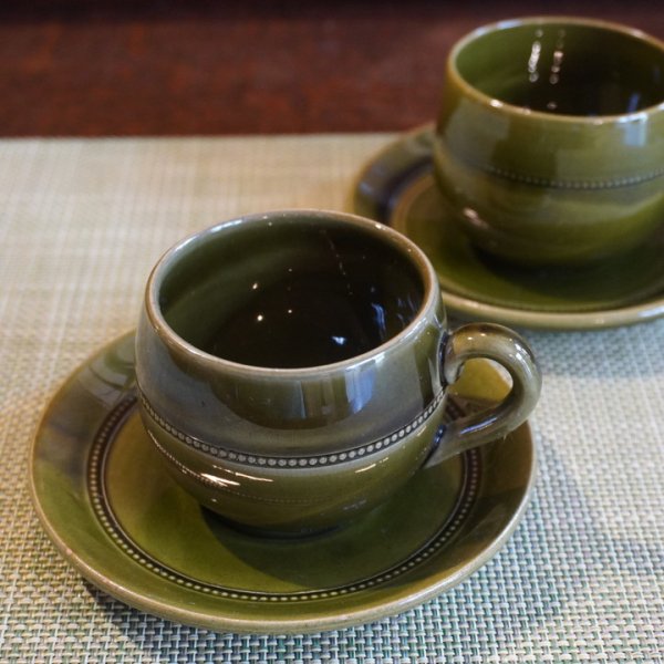 スウェーデンの陶器メーカーHoganas(ホガナス)社のカップ&ソーサーです 