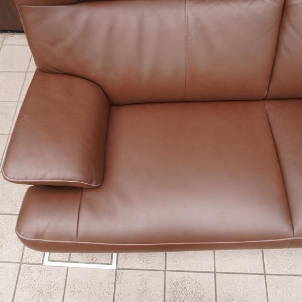 人気のkarimoku(カリモク家具)より本革を使用したZT86 2人掛け 人気のkarimoku(カリモク家具)より本革を使用したZT86 2人掛け