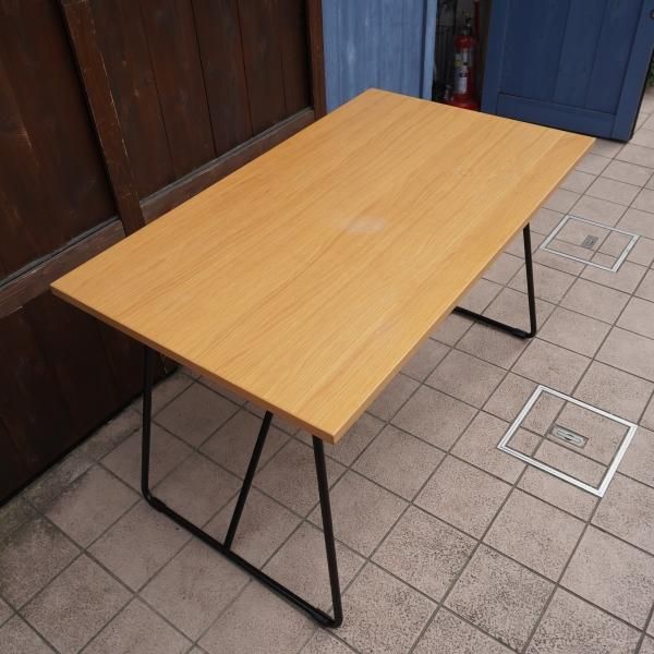 無印良品(MUJI)の人気のオーク材 折り畳みテーブルです 無印良品(MUJI)の人気のオーク材 折り畳みテーブルです