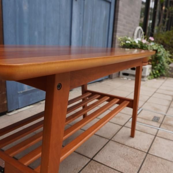 人気のkarimoku60(カリモク60) チェリー材 リビングテーブル(小)です