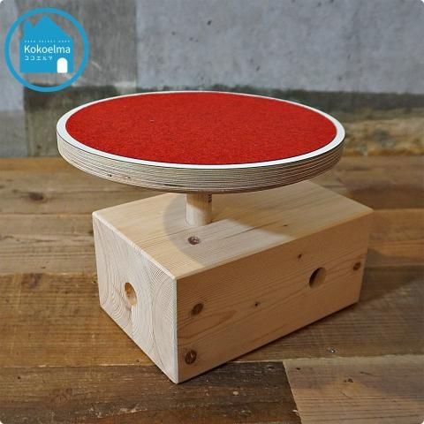 ドイツの木製品メーカーSirch(サーチ)のClaus Stool(クラウス スツール)。高さが3段階から調整可能な北欧らしいモダンなデザインが魅力の 子供向けスツール。お店のディスプレイ用にも♪レッド - kokoelma -ココエルマ- 雑貨・中古家具・北欧家具・アンティーク家具の通販 