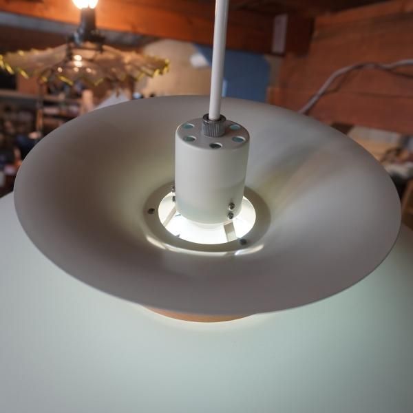 unico(ウニコ)のMercero(メルチェロ)ペンダントライトです。重ねられた