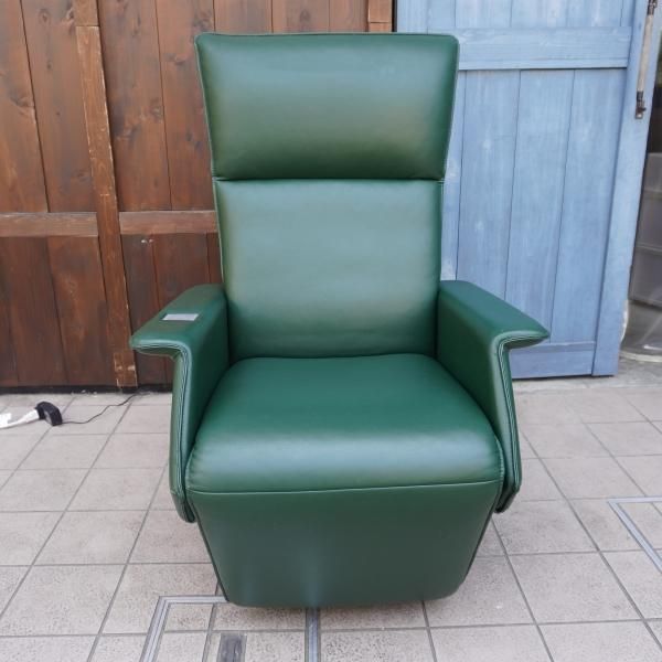 デンマークのBERG Furniture(ベルグファニチャー)電動リクライニングチェアです。熟練した職人技と最新の人間工学で作りだされた美しく快適な究極のパーソナルチェア。 - kokoelma -ココエルマ- デンマークのBERG Furniture(ベルグファニチャー)電動リクライニングチェアです。熟練した職人技と最新の人間工学で作りだされた美しく快適な究極のパーソナルチェア。 - kokoelma -ココエルマ-