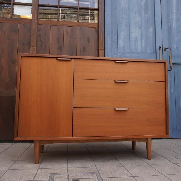 独特の素材 unico/ウニコ】廃盤品のテレビボード(HOLM)入荷 独特の素材 unico/ウニコ】廃盤品のテレビボード(HOLM)入荷