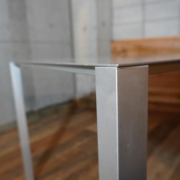 Cassina ixc.(カッシーナ イクスシー)取り扱いデヴィッド Cassina ixc.(カッシーナ イクスシー)取り扱いデヴィッド