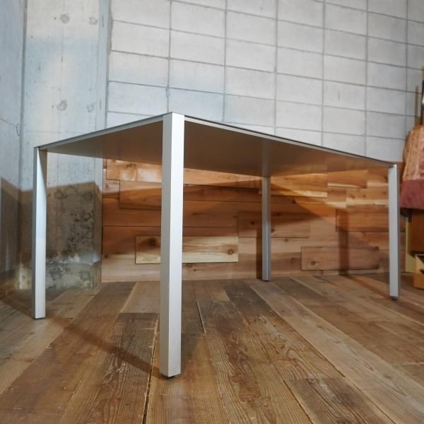 Cassina ixc.(カッシーナ イクスシー)取り扱いデヴィッド Cassina ixc.(カッシーナ イクスシー)取り扱いデヴィッド