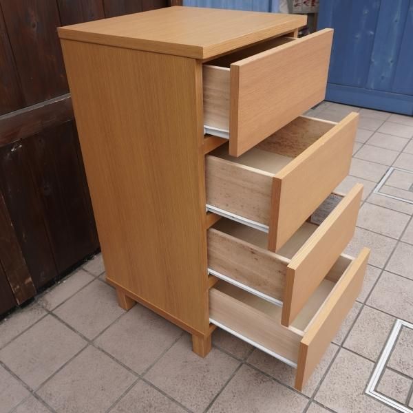 人気の無印良品(MUJI)のオーク材を使用したチェスト・4段です 人気の無印良品(MUJI)のオーク材を使用したチェスト・4段です
