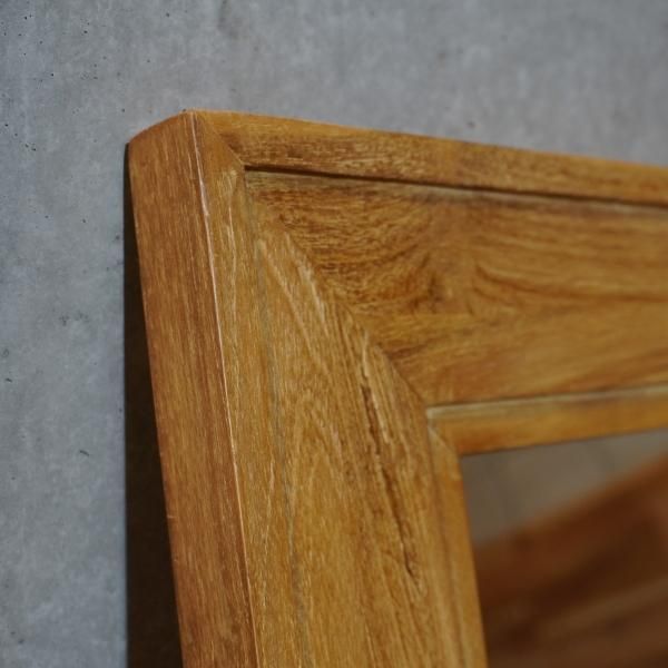 Kanademono(かなでもの)のチーク材 スタンドミラーです