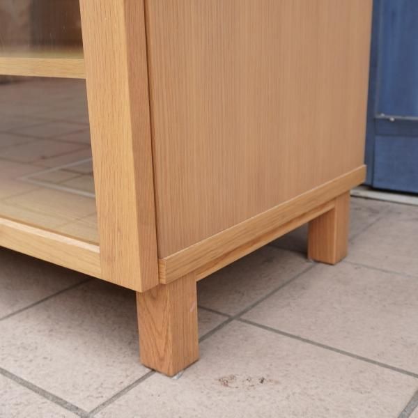 人気の無印良品(MUJI)のオーク材 キャビネット・ガラス扉です 人気の無印良品(MUJI)のオーク材 キャビネット・ガラス扉です