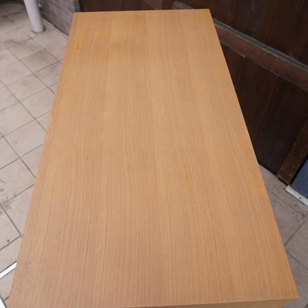 人気の無印良品(MUJI)のオーク材 キャビネット・ガラス扉です 人気の無印良品(MUJI)のオーク材 キャビネット・ガラス扉です