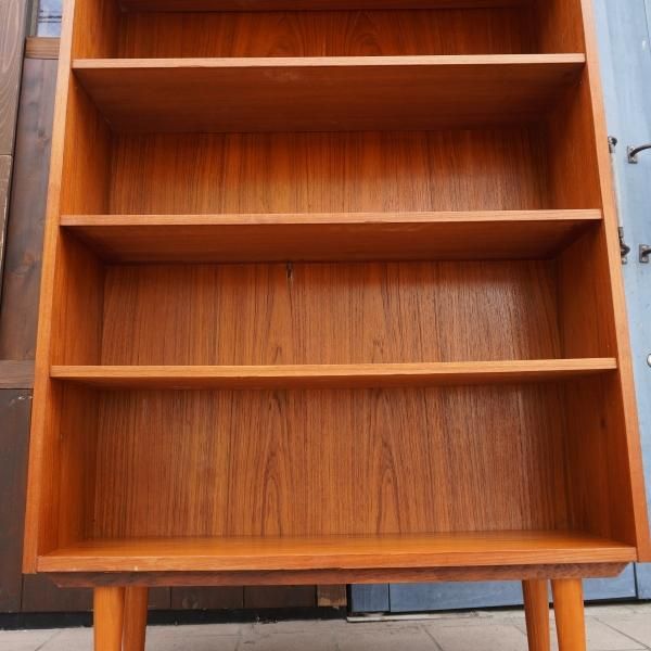 デンマークより入荷したチーク材 ブックシェルフです。シンプル デンマークより入荷したチーク材 ブックシェルフです。シンプル