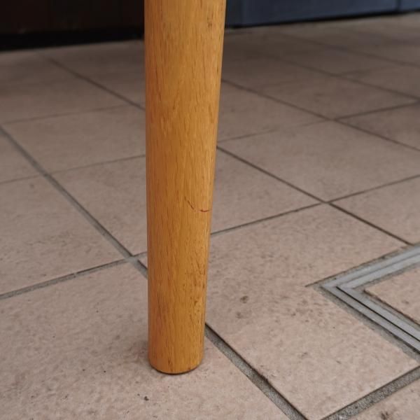 無印良品(MUJI)で人気のオーク無垢材 ダイニングテーブル・丸脚 無印良品(MUJI)で人気のオーク無垢材 ダイニングテーブル・丸脚