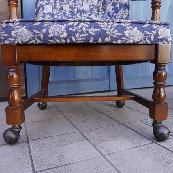 Karimoku(カリモク家具)のCOLONIAL(コロニアル) アームチェア2脚 Karimoku(カリモク家具)のCOLONIAL(コロニアル) アームチェア2脚