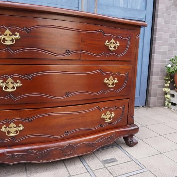クラシカルな雰囲気の漂うアンティーク調 マホガニー材 3段チェスト